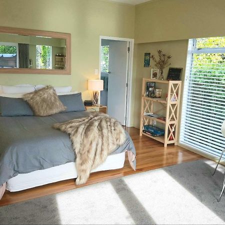 Charlies@Hilltop Deluxe Retreat Bed and Breakfast Lago Lago Taupo Exterior foto